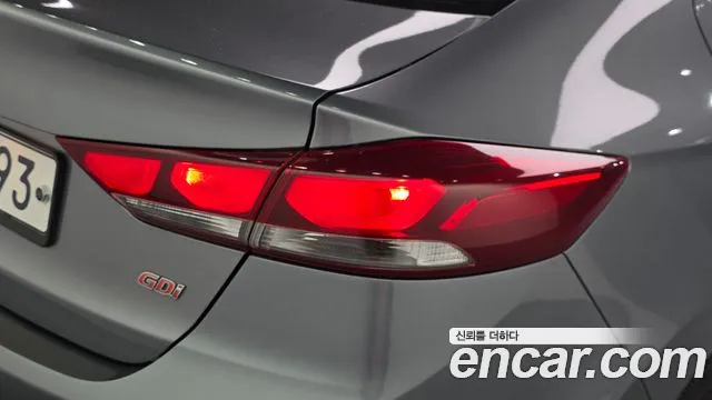 Hyundai Avante — фото 23