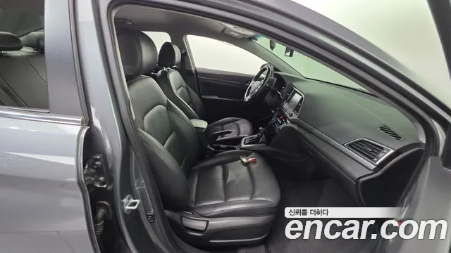 Hyundai Avante — фото 26