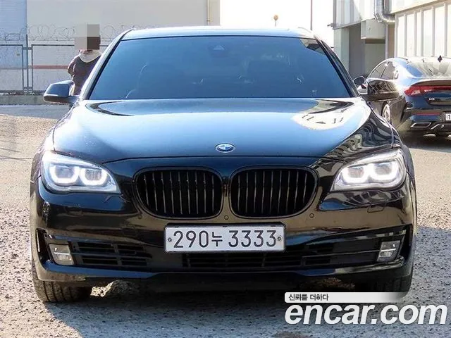 BMW 7-Series — фото 1