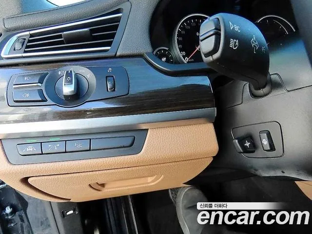 BMW 7-Series — фото 13