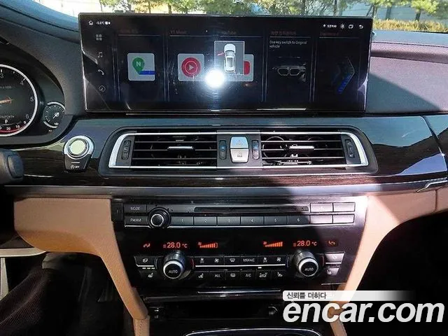 BMW 7-Series — фото 14