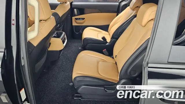 Kia Carnival — фото 12