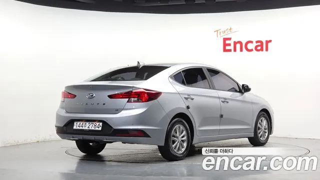 Hyundai Avante — фото 2