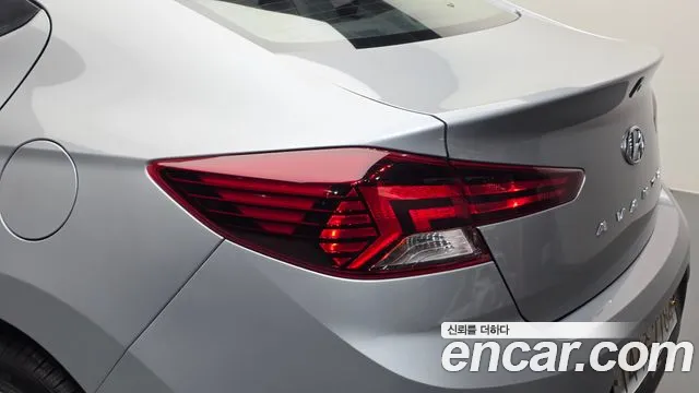 Hyundai Avante — фото 23