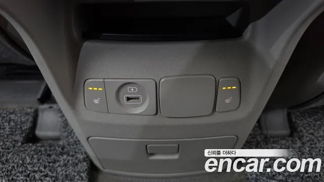 Kia Carnival — фото 17