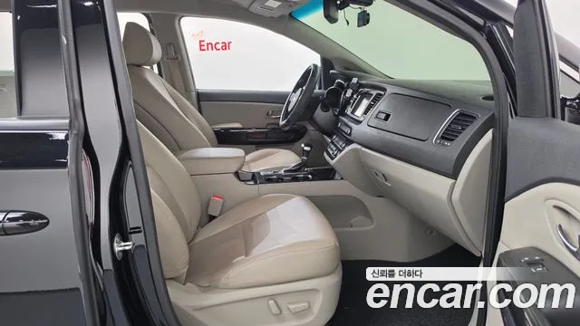Kia Carnival — фото 26