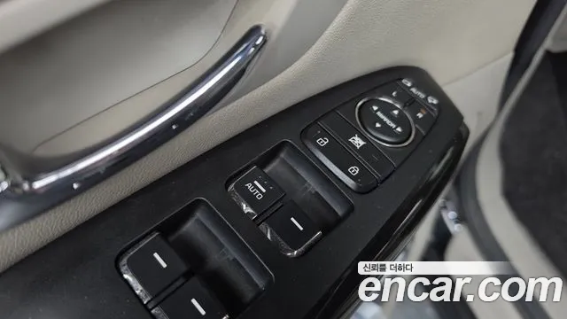 Kia Carnival — фото 28