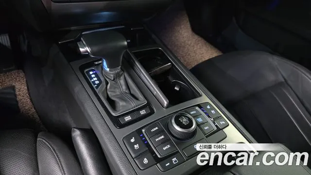 Hyundai Genesis — фото 9