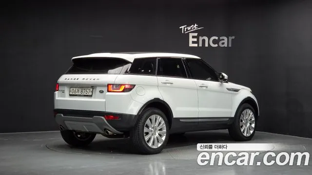 Land Rover Range Rover Evoque — фото 1