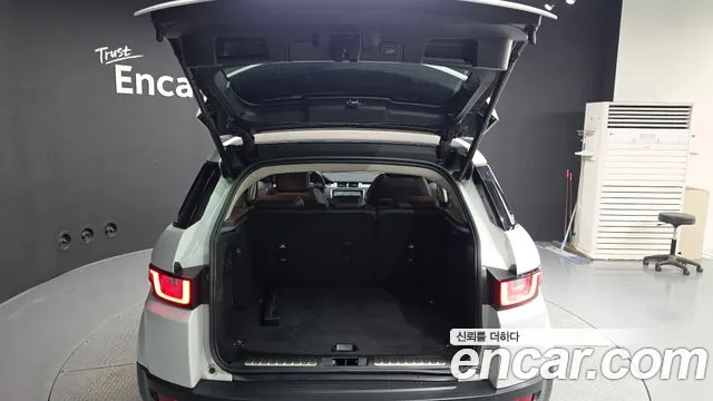 Land Rover Range Rover Evoque — фото 19