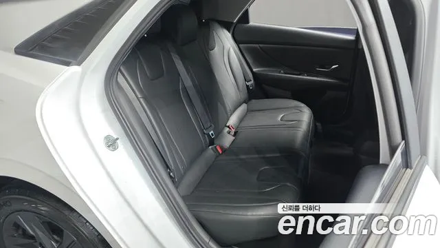 Hyundai Avante — фото 18