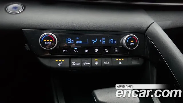 Hyundai Avante — фото 19