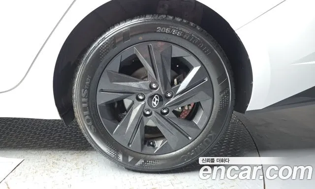 Hyundai Avante — фото 21