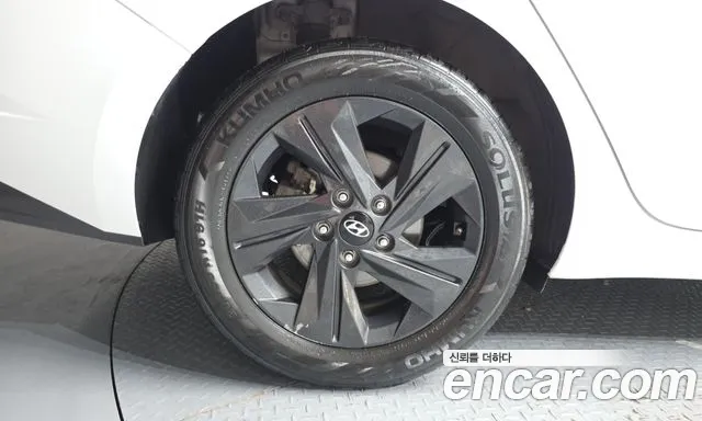 Hyundai Avante — фото 5