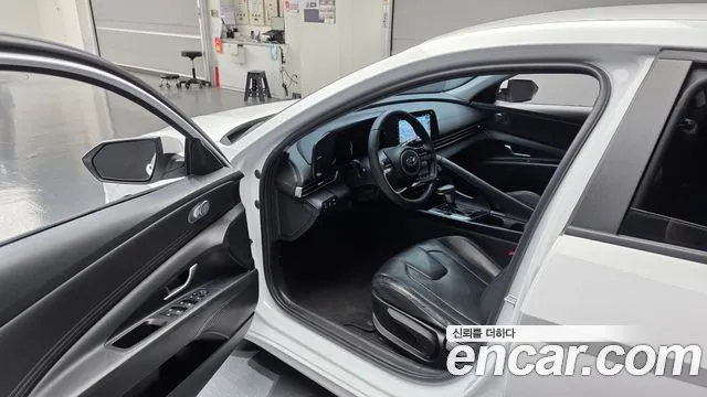 Hyundai Avante — фото 10