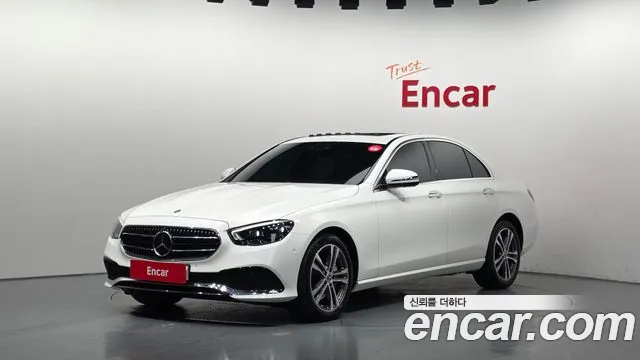 Mercedes-Benz E-Class — фото 1