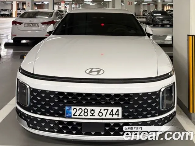 Hyundai Grandeur — фото 1
