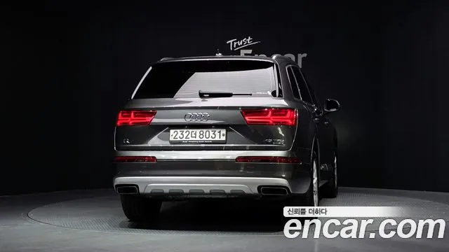 Audi Q7 — фото 4