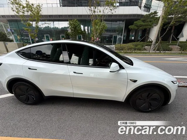 Tesla Model Y — фото 3