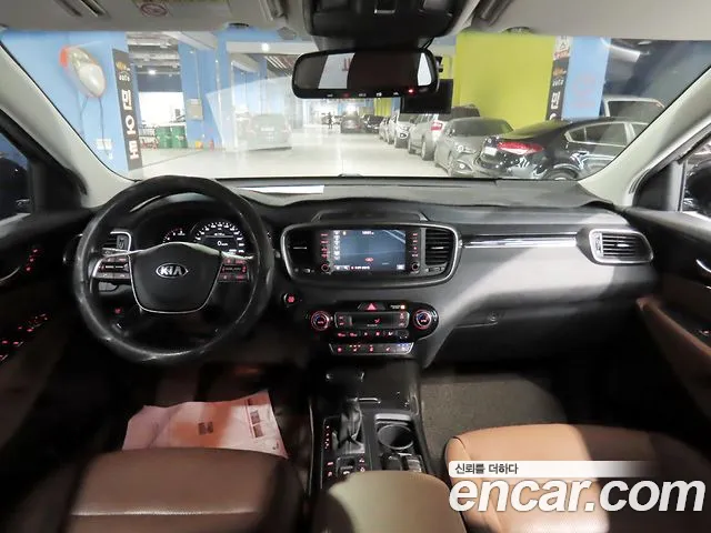 Kia Sorento — фото 5