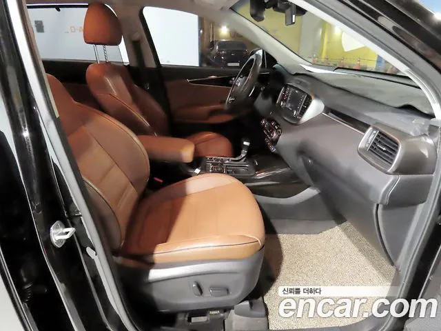 Kia Sorento — фото 8