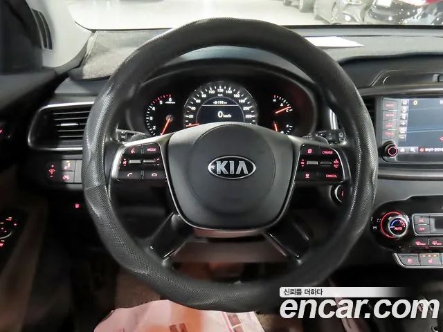 Kia Sorento — фото 10