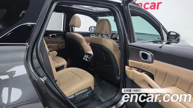 Kia Sorento — фото 11