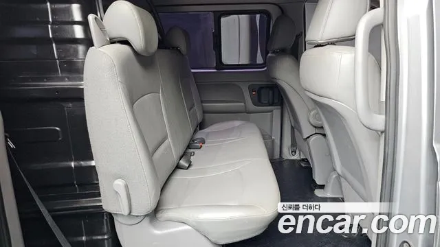 Hyundai Starex — фото 11