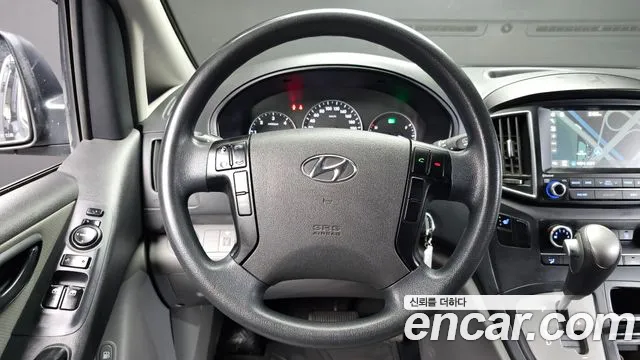 Hyundai Starex — фото 13