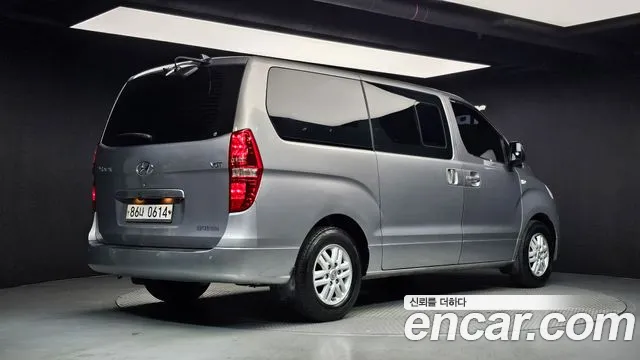 Hyundai Starex — фото 2