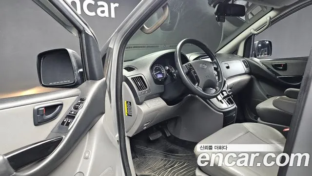 Hyundai Starex — фото 10