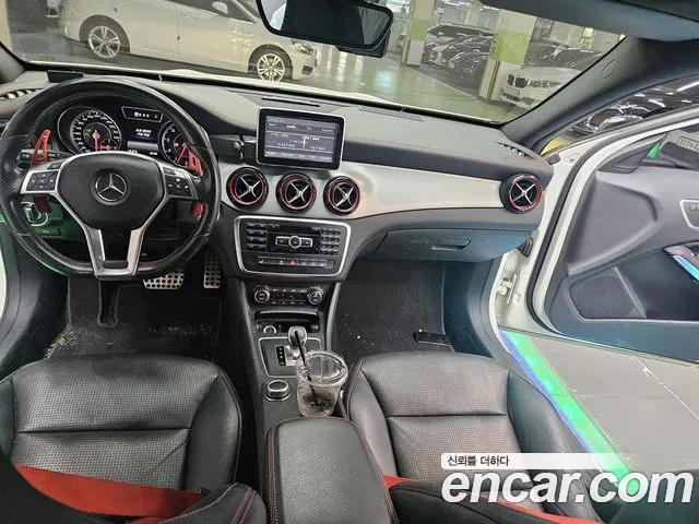 Mercedes-Benz GLA-Class — фото 11