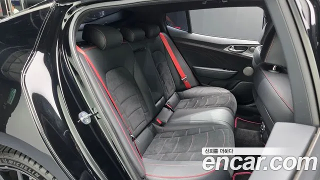 Kia Stinger — фото 10