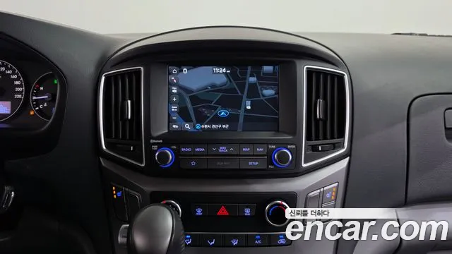 Hyundai Starex — фото 13