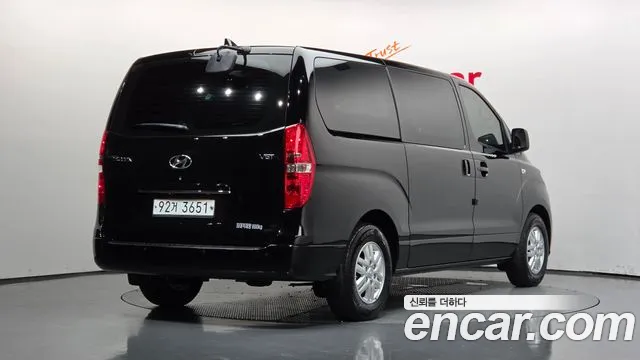 Hyundai Starex — фото 2