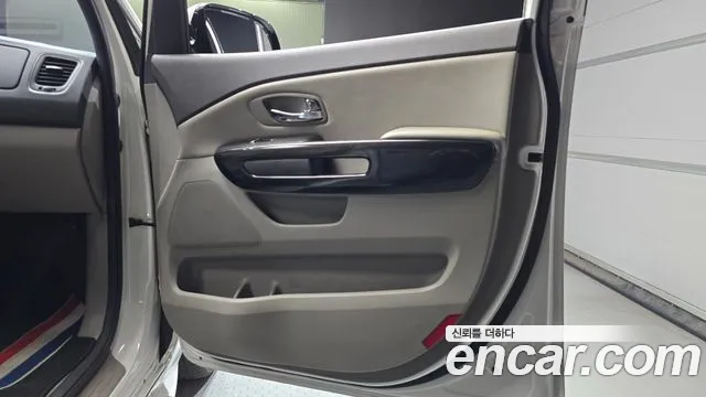 Kia Carnival — фото 25