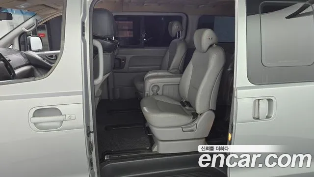 Hyundai Starex — фото 11