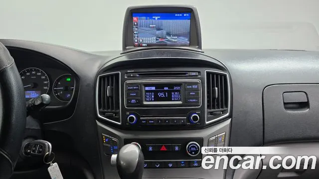 Hyundai Starex — фото 12