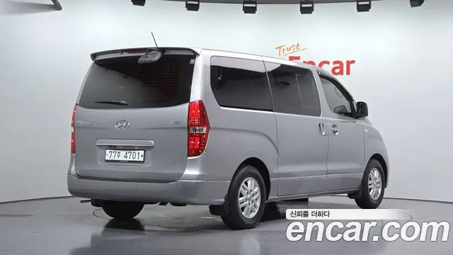 Hyundai Starex — фото 2