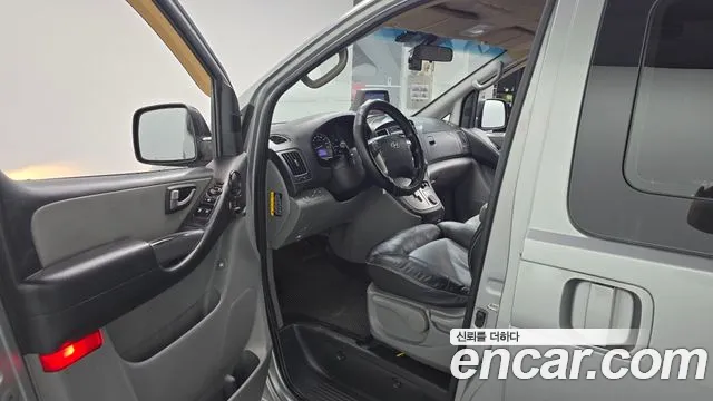 Hyundai Starex — фото 10