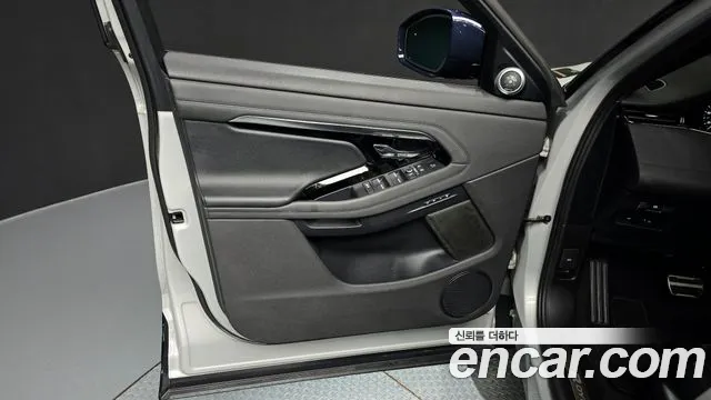 Land Rover Range Rover Evoque — фото 24