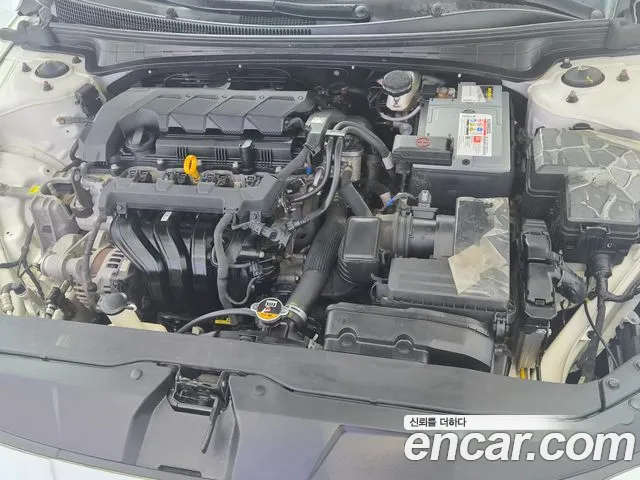 Hyundai Avante — фото 20