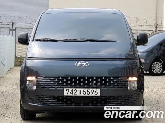 Hyundai Staria — фото 1