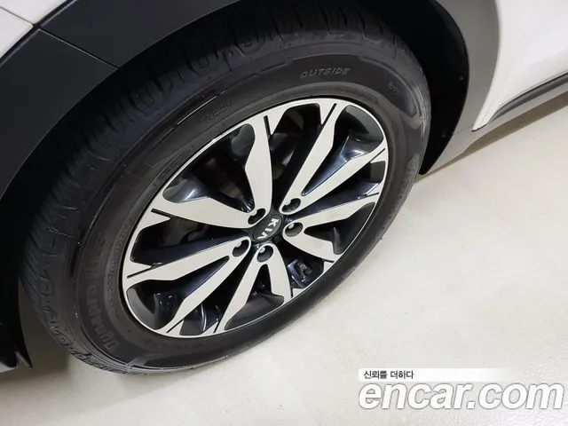 Kia Sportage — фото 8