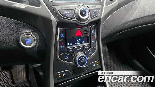 Hyundai Avante — фото 18
