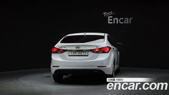 Hyundai Avante — фото 4