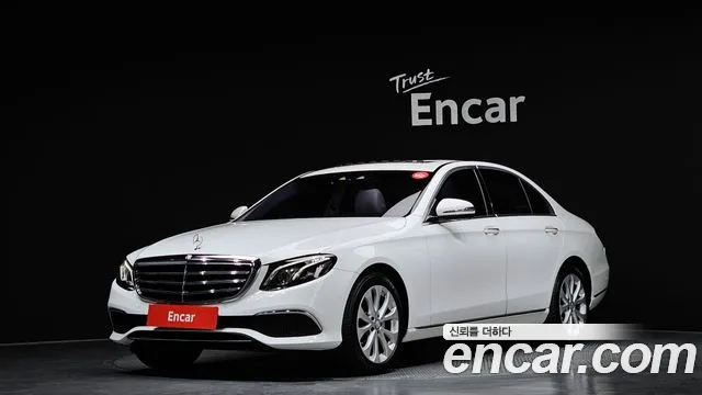 Mercedes-Benz E-Class — фото 1