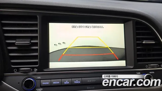 Hyundai Avante — фото 18