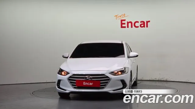 Hyundai Avante — фото 3