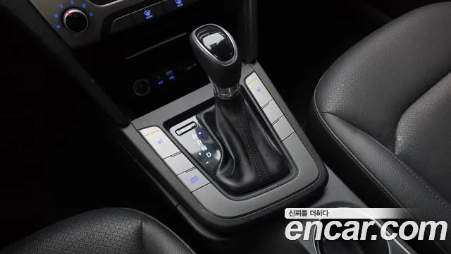 Hyundai Avante — фото 9